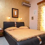 Orama Apartment *